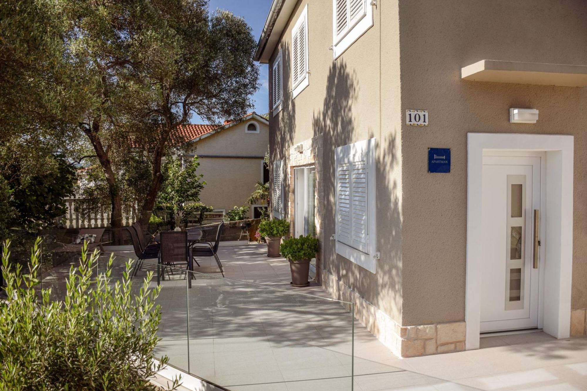 Apartments Petra Risika Εξωτερικό φωτογραφία