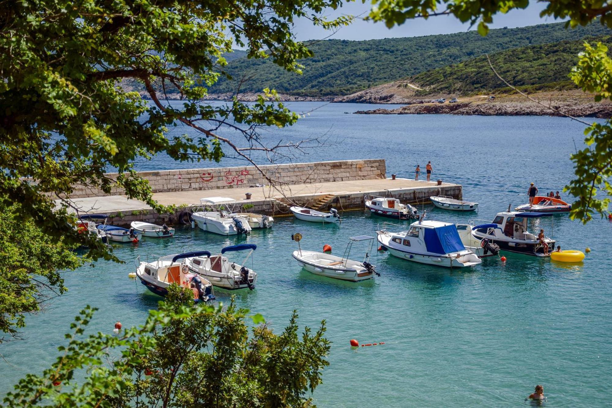 Apartments Petra Risika Εξωτερικό φωτογραφία