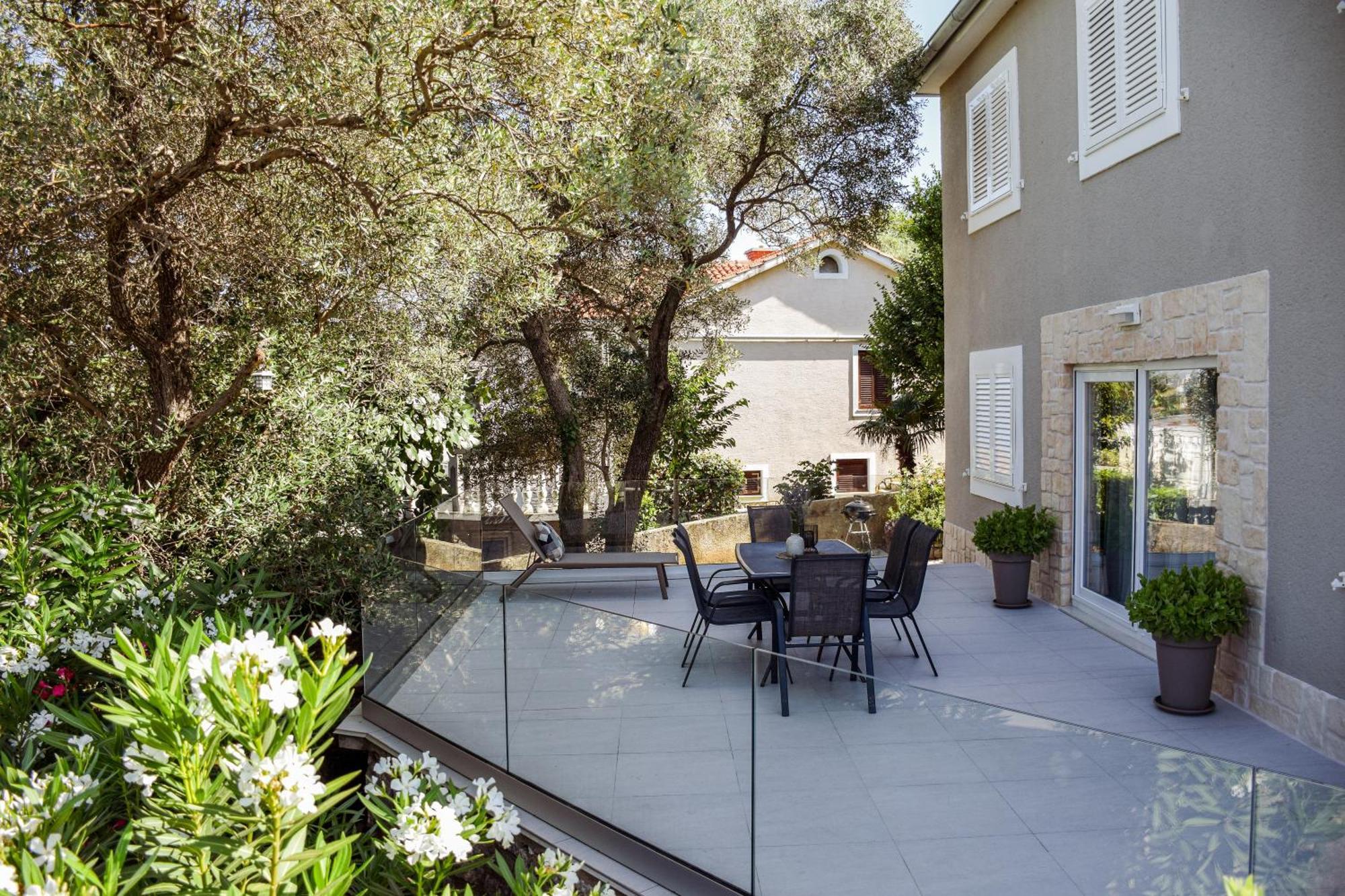 Apartments Petra Risika Εξωτερικό φωτογραφία